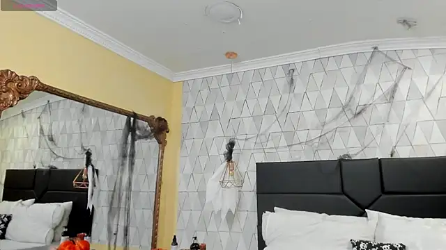 JustinePerry online show from 11-03-25, 03:52