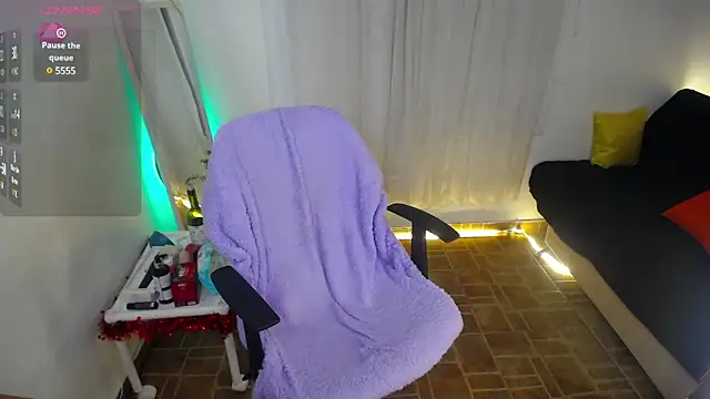 Snapshot of 911Calling chatting on 01-14-25, 05:30 911Calling online show from 01-14-25, 05:30