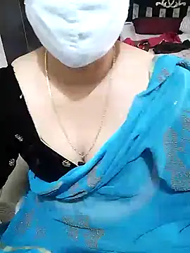 Snapshot of aliseanu chatting on 01-04-25, 11:00 aliseanu online show from 01-04-25, 11:00