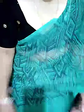 Snapshot of aliseanu chatting on 01-16-25, 01:25 aliseanu online show from 01-16-25, 01:25