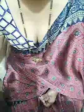 Snapshot of aliseanu chatting on 02-05-25, 05:30 aliseanu online show from 02-05-25, 05:30