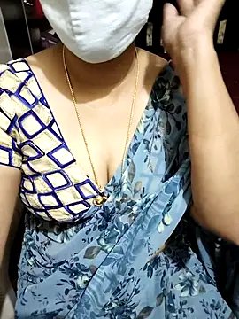 Snapshot of aliseanu chatting on 03-11-25, 12:33 aliseanu online show from 03-11-25, 12:33