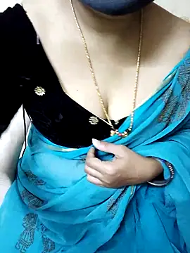 Snapshot of aliseanu chatting on 03-19-25, 12:26 aliseanu online show from 03-19-25, 12:26