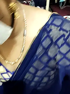 Snapshot of aliseanu chatting on 10-09-25, 06:11 aliseanu online show from 10-09-25, 06:11