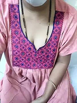 Snapshot of aliseanu chatting on 10-25-25, 06:46 aliseanu online show from 10-25-25, 06:46