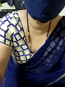 Snapshot of aliseanu chatting on 10-29-25, 05:04 aliseanu online show from 10-29-25, 05:04