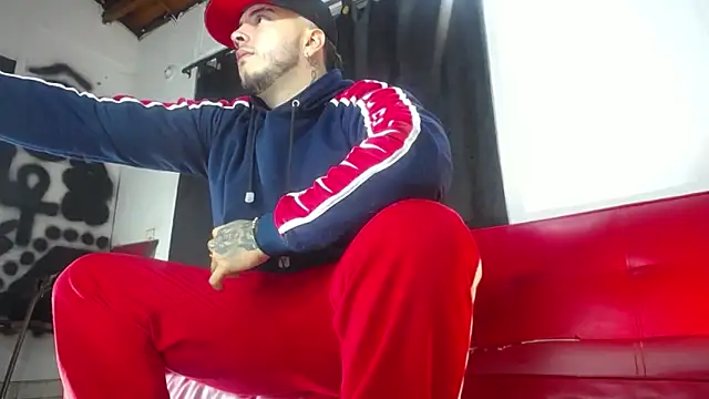 Snapshot of Dexter-T chatting on 12-20-24, 05:47 Dexter-T online show from 12-20-24, 05:47