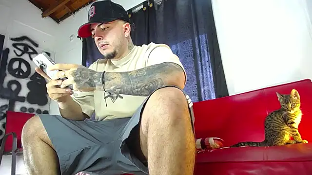 Snapshot of Dexter-T chatting on 01-12-25, 10:22 Dexter-T online show from 01-12-25, 10:22