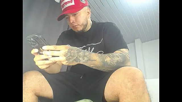 Snapshot of Dexter-T chatting on 09-12-25, 03:06 Dexter-T online show from 09-12-25, 03:06