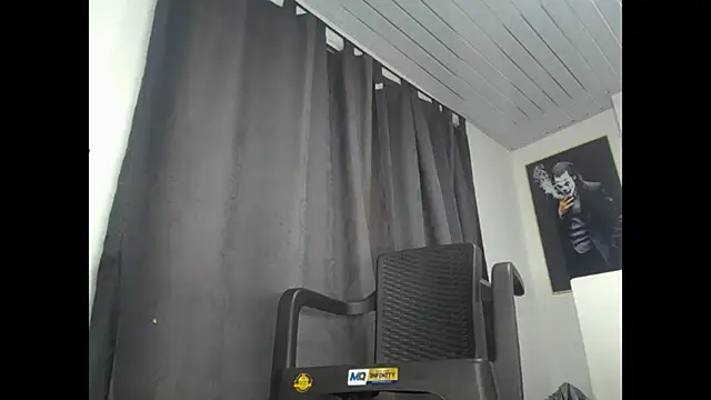 Snapshot of Dexter-T chatting on 10-16-25, 11:06 Dexter-T online show from 10-16-25, 11:06