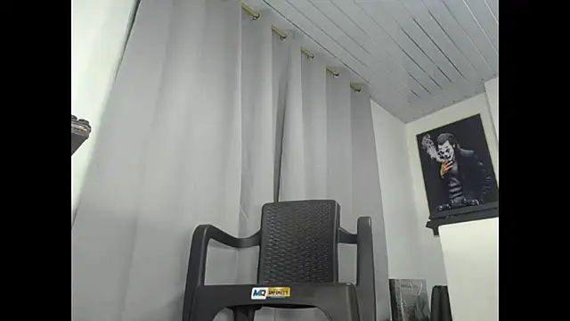 Snapshot of Dexter-T chatting on 11-12-25, 11:03 Dexter-T online show from 11-12-25, 11:03