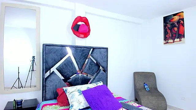 Dulce amg online show from 11-18-25, 02:28