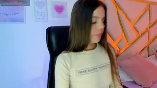 LanaJones  online show from 12-17-25, 12:33