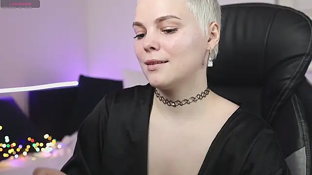 Snapshot of LikaBerry1 chatting on 01-30-25, 07:59 LikaBerry1 online show from 01-30-25, 07:59