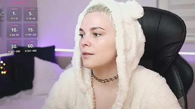 Snapshot of LikaBerry1 chatting on 02-03-25, 07:10 LikaBerry1 online show from 02-03-25, 07:10