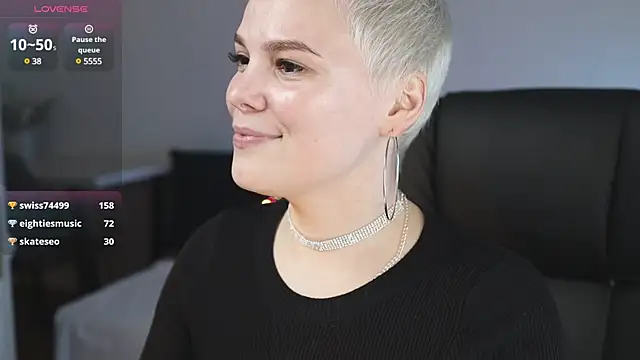 Snapshot of LikaBerry1 chatting on 02-19-25, 09:47 LikaBerry1 online show from 02-19-25, 09:47