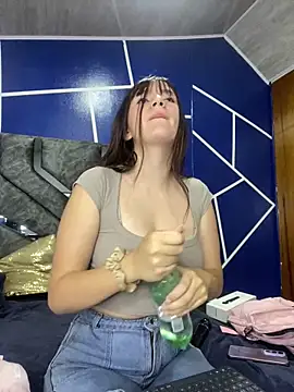 Snapshot of angel_natural chatting on 02-26-25, 08:11 angel natural online show from 02-26-25, 08:11