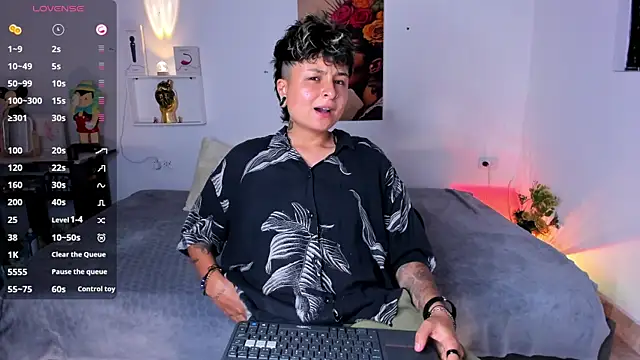ZuryRamirez  online show from 06-26-26, 11:42