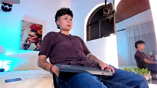 ZuryRamirez  online show from 07-10-26, 12:04