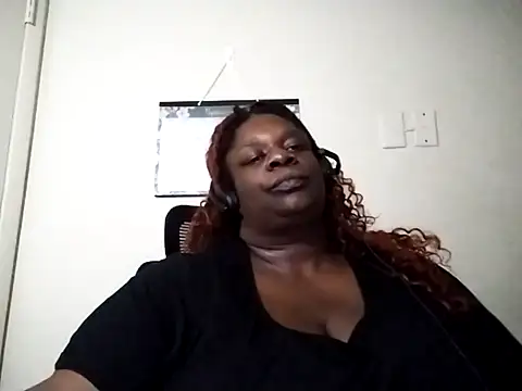 Snapshot of whitwhit86 chatting on 09-27-25, 02:16 whitwhit86 online show from 09-27-25, 02:16