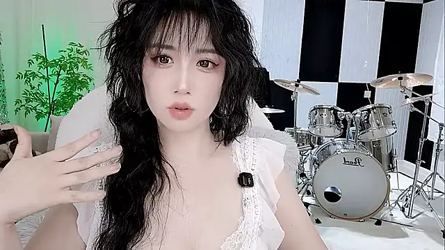 Snapshot of Vaness-a chatting on 10-21-25, 06:30 Vaness-a online show from 10-21-25, 06:30