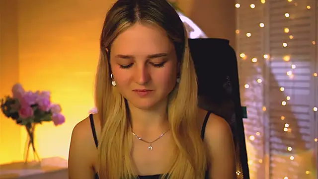 DeboraLarson online show from 10-13-25, 03:28