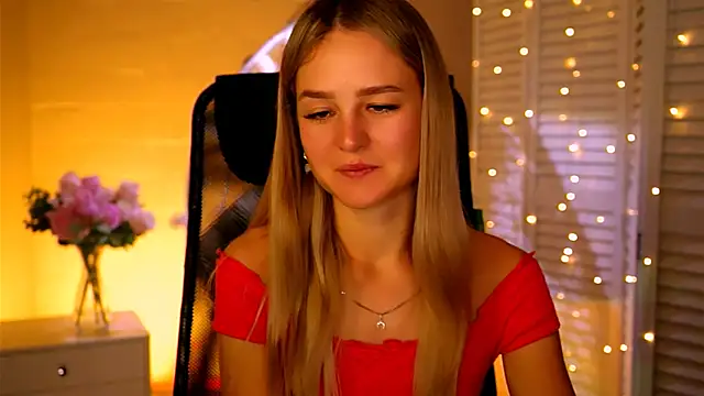 Snapshot of DeboraLarson chatting on 11-14-25, 03:38 DeboraLarson online show from 11-14-25, 03:38