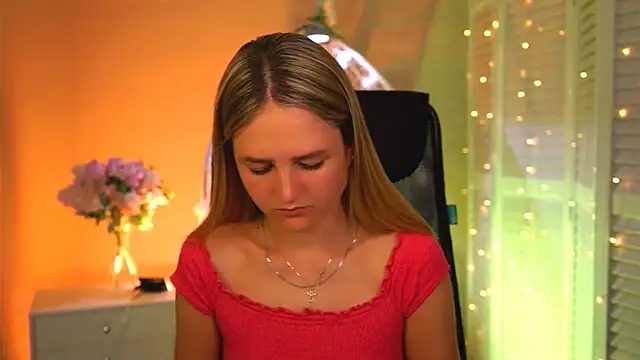 Snapshot of DeboraLarson chatting on 03-29-26, 03:06 DeboraLarson online show from 03-29-26, 03:06