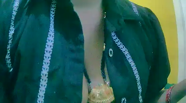 Snapshot of LOVE-SUSHILA chatting on 02-11-25, 12:37 LOVE-SUSHILA online show from 02-11-25, 12:37