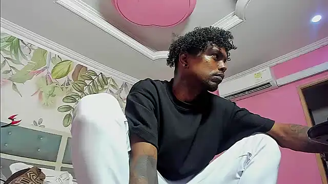 bigblackhotx1 online show from 01-19-26, 04:11