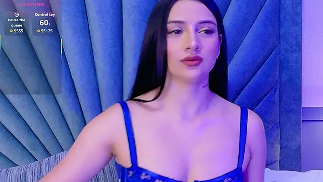 Snapshot of Harper-Avary chatting on 11-06-25, 01:12 Harper-Avary online show from 11-06-25, 01:12