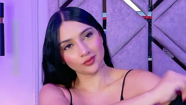 Snapshot of Harper-Avary chatting on 02-18-26, 02:24 Harper-Avary online show from 02-18-26, 02:24