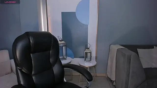 Snapshot of GabriellaLee chatting on 11-15-25, 02:42 GabriellaLee online show from 11-15-25, 02:42