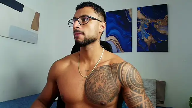 Snapshot of LiamGarcia1 chatting on 09-10-25, 02:06 LiamGarcia1 online show from 09-10-25, 02:06