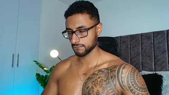 Snapshot of LiamGarcia1 chatting on 10-07-25, 02:36 LiamGarcia1 online show from 10-07-25, 02:36