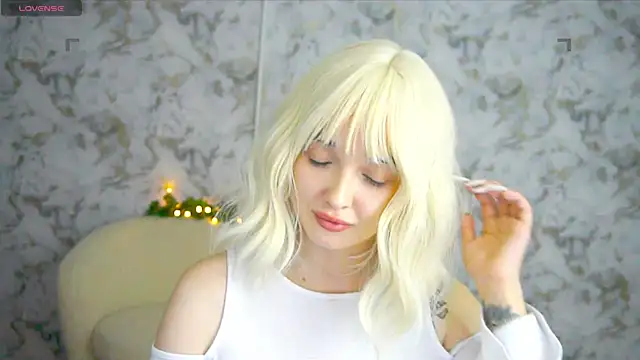 Ashley S online show from 05-27-26, 01:57