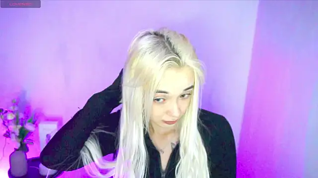 Snapshot of Ashley_S chatting on 07-25-26, 10:18 Ashley S online show from 07-25-26, 10:18