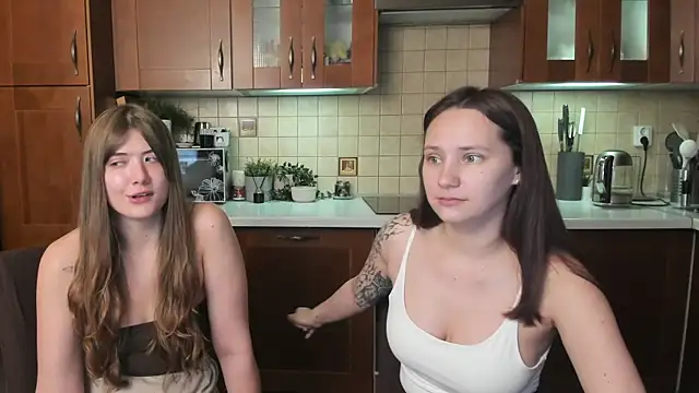 HotCaramellsTV online show from 08-04-26, 07:55
