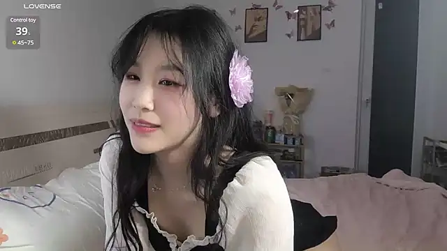 Snapshot of Luminous163 chatting on 12-11-24, 03:58 Luminous163 online show from 12-11-24, 03:58
