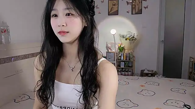 Snapshot of Luminous163 chatting on 03-22-25, 06:00 Luminous163 online show from 03-22-25, 06:00