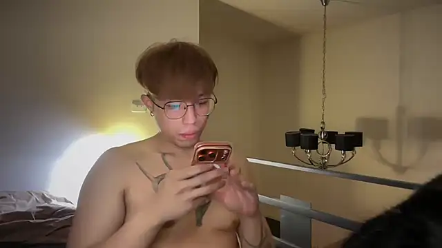 Snapshot of pengpeng_0310 chatting on 03-12-26, 12:44 pengpeng 0310 online show from 03-12-26, 12:44