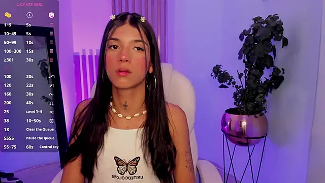 Snapshot of CoralRigan chatting on 01-20-25, 07:58 CoralRigan online show from 01-20-25, 07:58