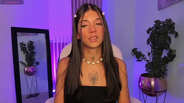 Snapshot of CoralRigan chatting on 01-23-25, 05:45 CoralRigan online show from 01-23-25, 05:45