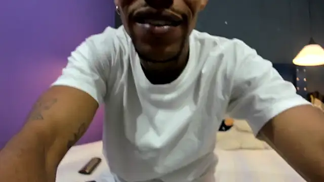 Snapshot of Salomon_koude chatting on 12-14-25, 08:46 Salomon koude online show from 12-14-25, 08:46