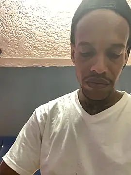 Snapshot of Salomon_koude chatting on 12-15-25, 05:17 Salomon koude online show from 12-15-25, 05:17