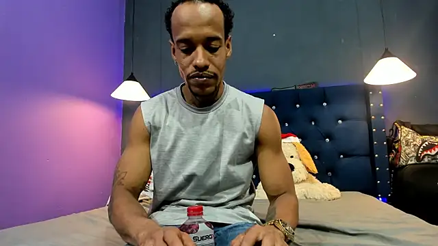 Snapshot of Salomon_koude chatting on 12-17-25, 08:15 Salomon koude online show from 12-17-25, 08:15