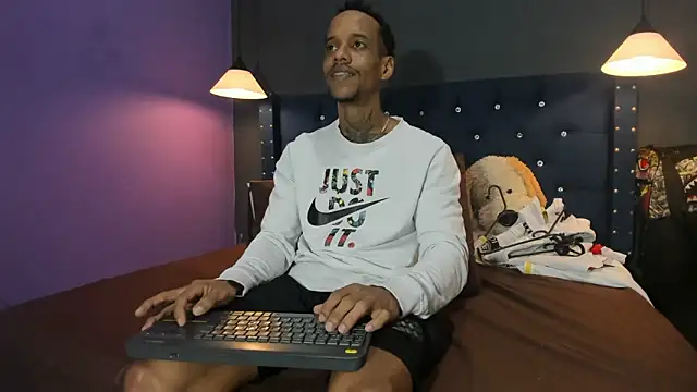 Snapshot of Salomon_koude chatting on 01-31-26, 10:30 Salomon koude online show from 01-31-26, 10:30