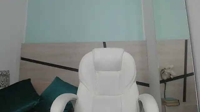 Snapshot of sussy_leon chatting on 01-18-25, 12:26 sussy leon online show from 01-18-25, 12:26