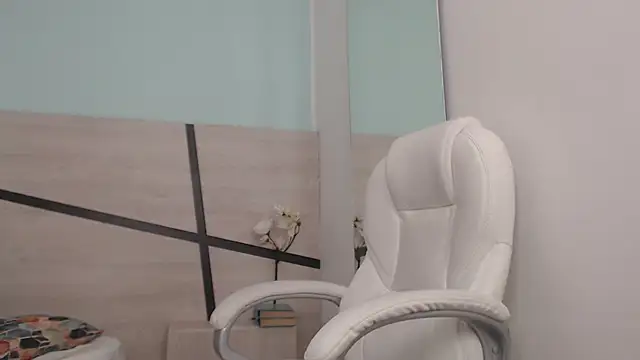 Snapshot of sussy_leon chatting on 01-18-25, 06:32 sussy leon online show from 01-18-25, 06:32