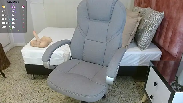 Snapshot of sussy_leon chatting on 10-25-25, 02:02 sussy leon online show from 10-25-25, 02:02